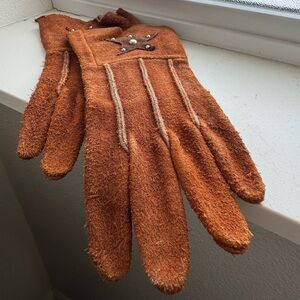 Brown Suede Children’s Gloves